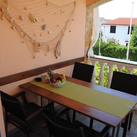 Apartments Vidolma Povljana Bagian luar foto
