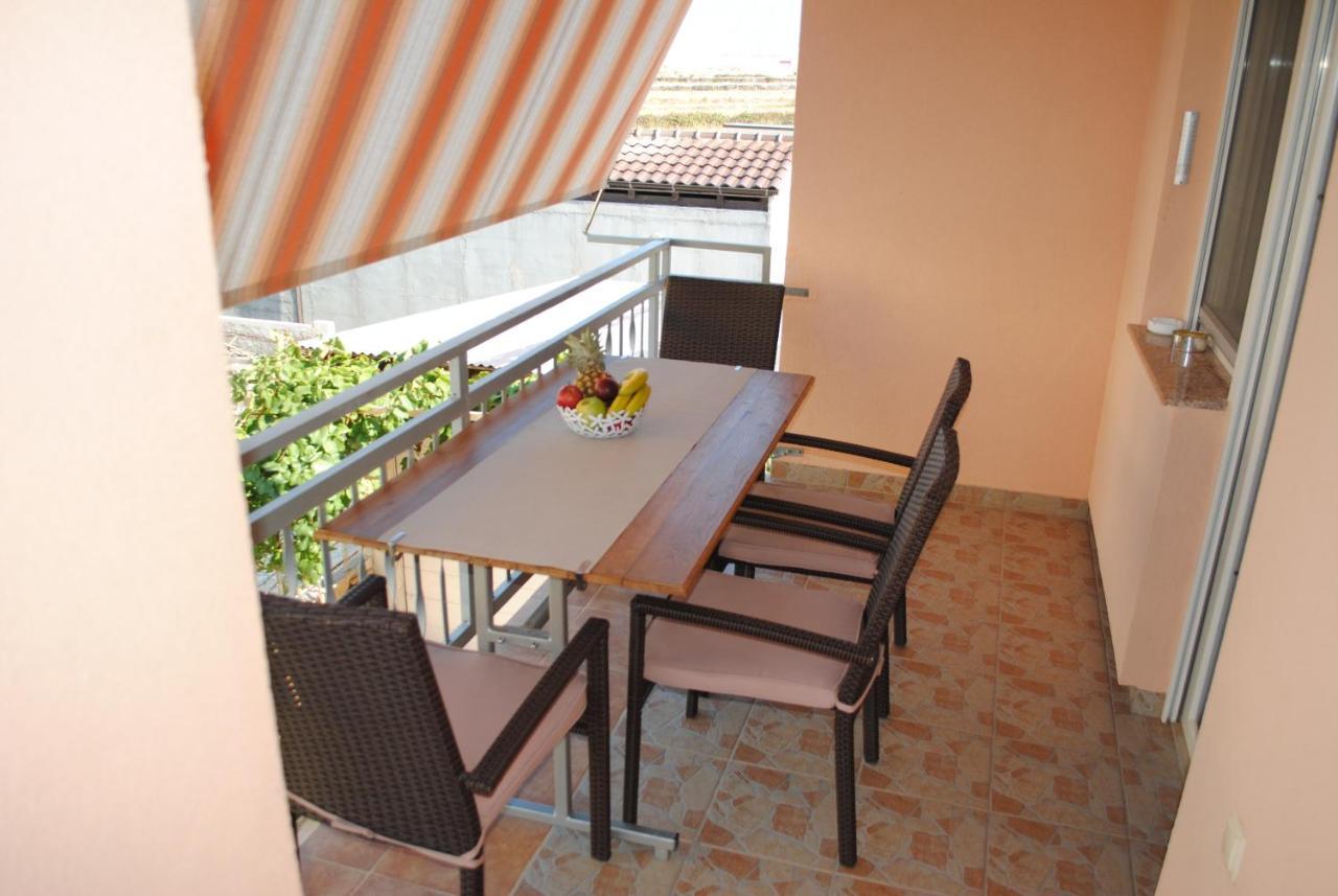 Apartments Vidolma Povljana Bagian luar foto