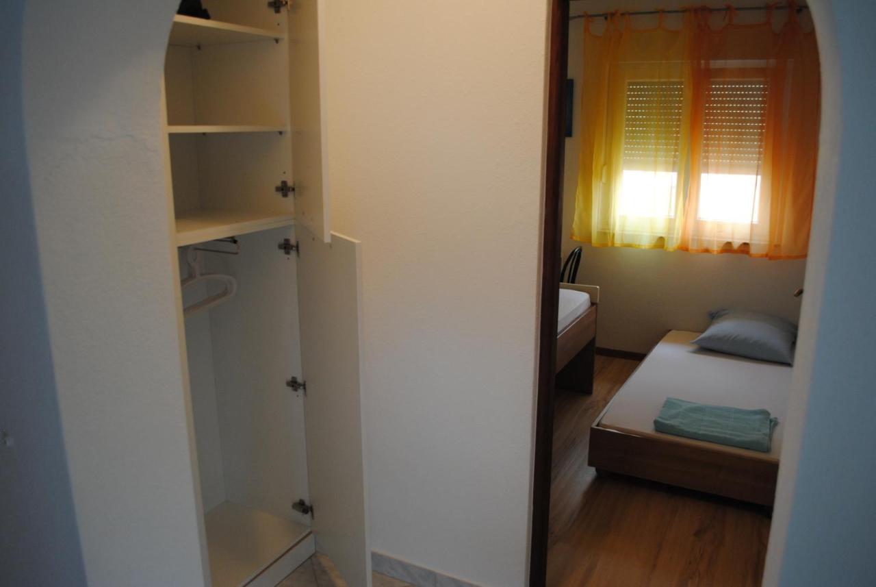 Apartments Vidolma Povljana Bagian luar foto