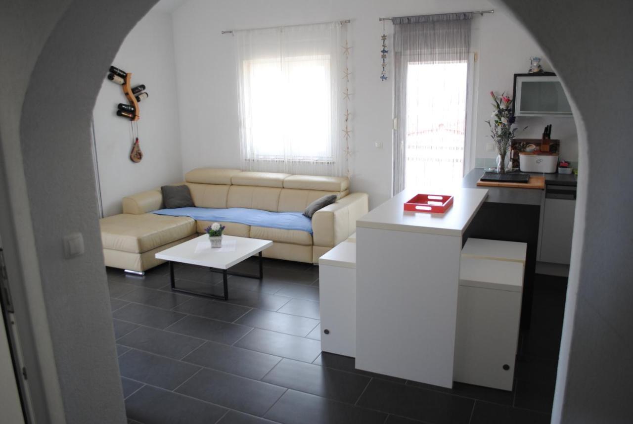 Apartments Vidolma Povljana Bagian luar foto