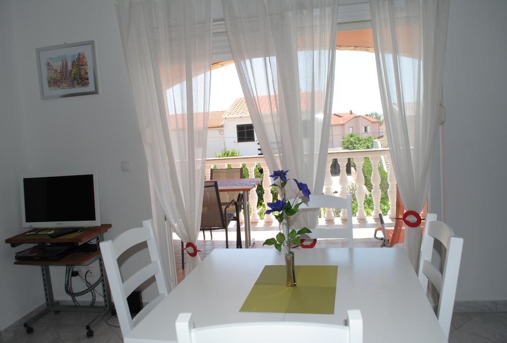 Apartments Vidolma Povljana Bagian luar foto