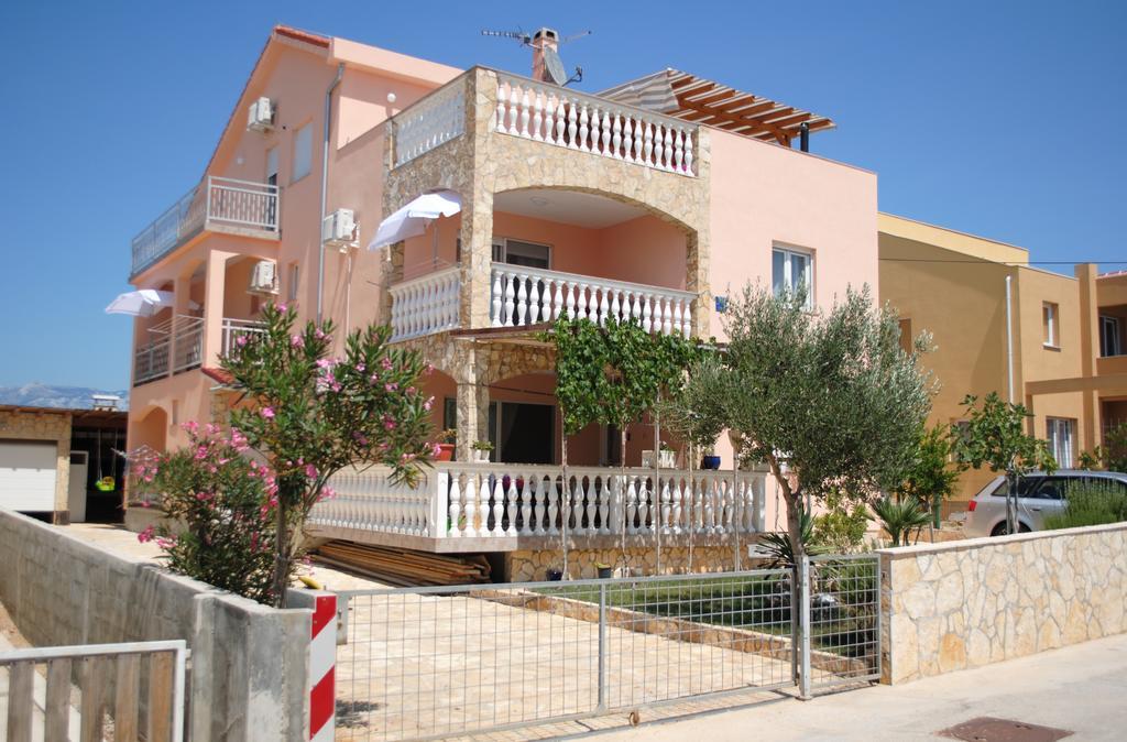 Apartments Vidolma Povljana Bagian luar foto