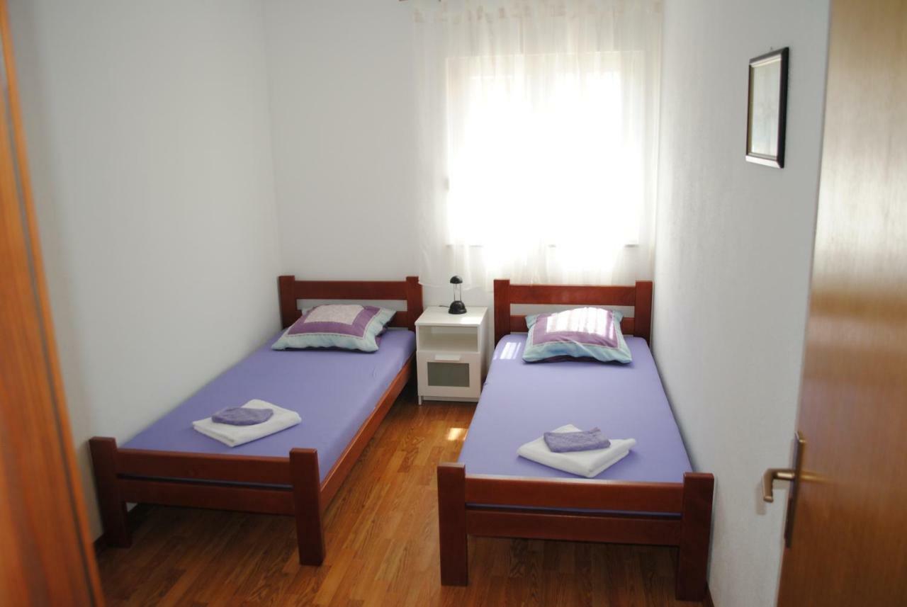 Apartments Vidolma Povljana Bagian luar foto